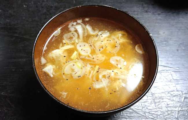 牛すじ肉のゆで汁を使ったスープ