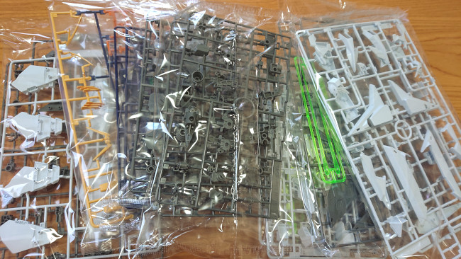 HGUC 1/144 Ξ（クスィー）ガンダム　パーツ