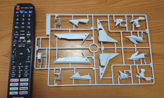 HGUC 1/144 Ξ（クスィー）ガンダム　肩のパーツ