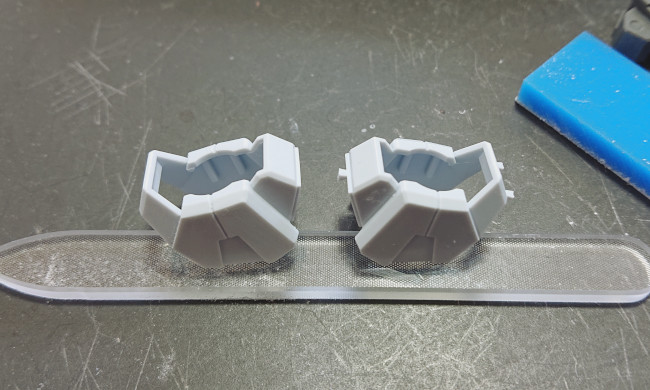 HGUC 1/144 Ξ（クスィー）ガンダム　肩の接続パーツ