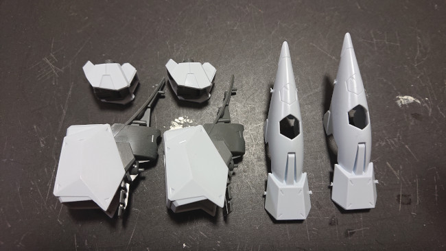 HGUC 1/144 Ξ（クスィー）ガンダム　腕のパーツたち