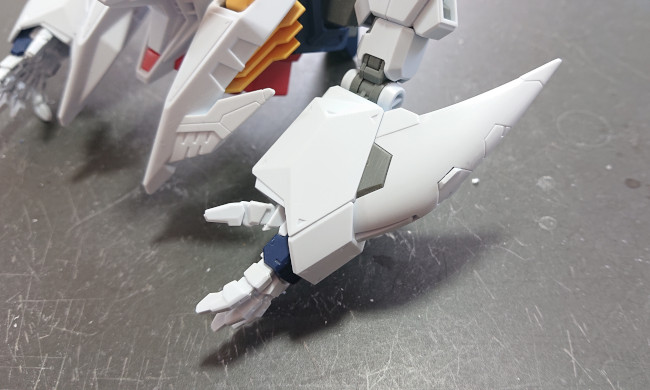 HGUC 1/144 Ξ（クスィー）ガンダム　手