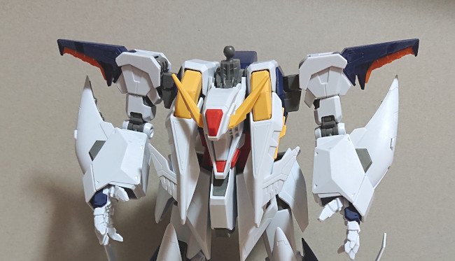 HGUC 1/144 Ξ（クスィー）ガンダム　上半身