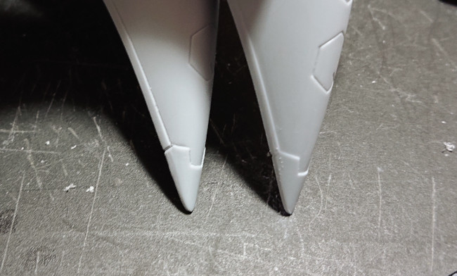 HGUC 1/144 Ξ（クスィー）ガンダム　膝パーツのディティール掘り直し