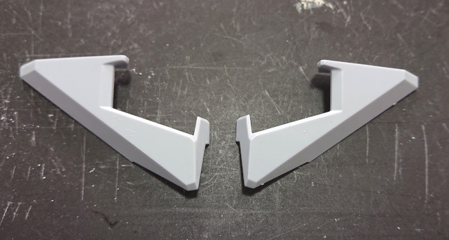 HGUC 1/144 Ξ（クスィー）ガンダム　肩アーマー内側