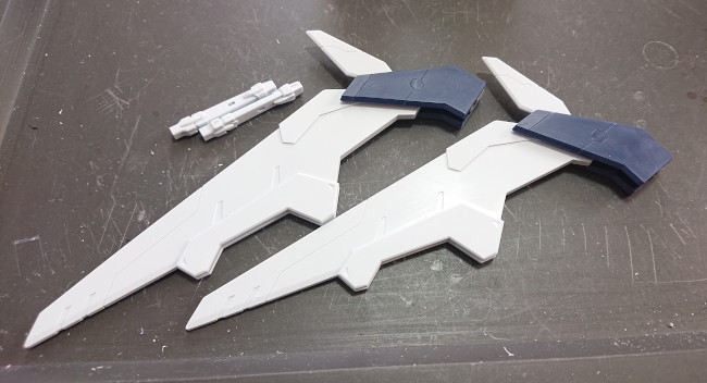 HGUC 1/144 Ξ（クスィー）ガンダム　羽パーツなど
