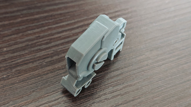 HGUC 1/144 Ξ（クスィー）ガンダム　膝の合わせ目消し