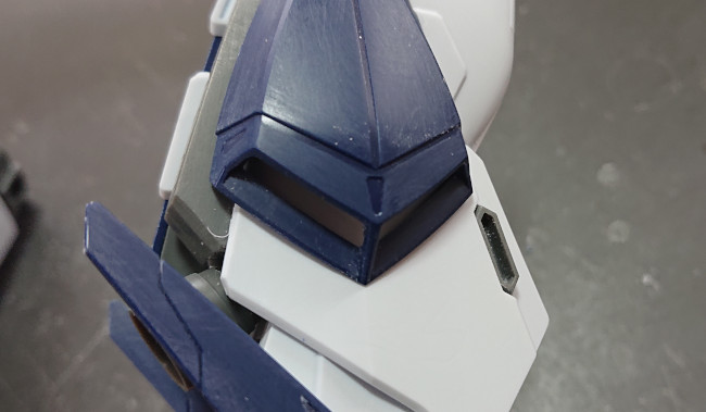HGUC 1/144 Ξ（クスィー）ガンダム　脚部のダクト
