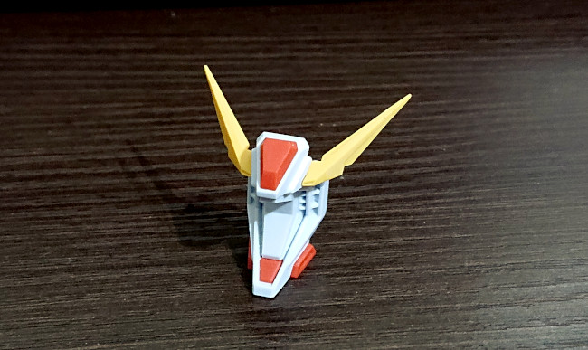 HGクスイーガンダム　胸のアンテナの鋭利化