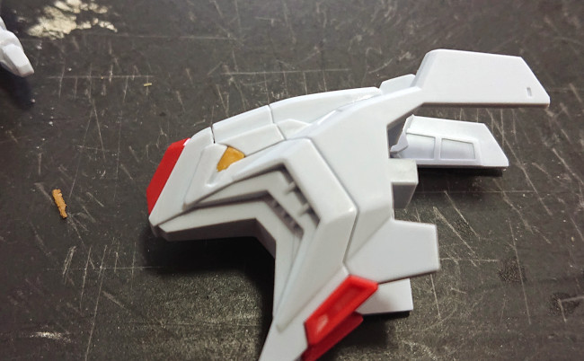 HGUC 1/144 Ξ(クスィー)ガンダム 胸の顎パーツ