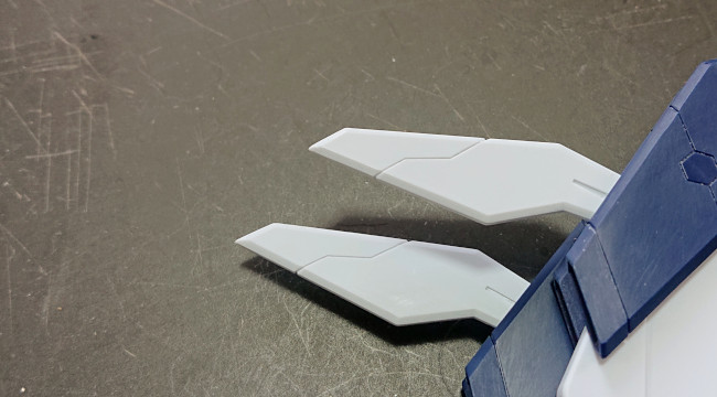 HGUC 1/144 Ξ(クスィー)ガンダム 背部 羽パーツの鋭利化